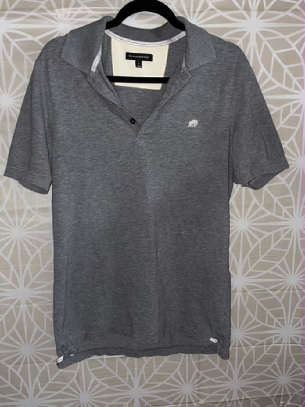 Banana Republic Men’s Top — Gray — Size M